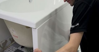 Установка экрана под ванну - цена за работу от 4229 руб. в Петропавловске-Камчатском